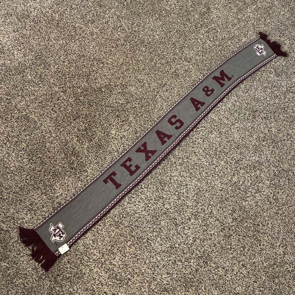 Texas A&M Adidas Scarf Designer Rectangle Fringe Classic Outdoor Adult NWT - Picture 2 of 4